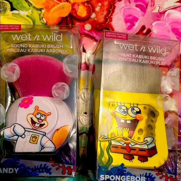 Wet n Wild SpongeBob and Sandy Kabuki Brush Set - Picture 1 of 5